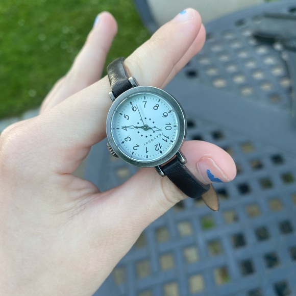 Small Leather Watch - Picture 2 of 10